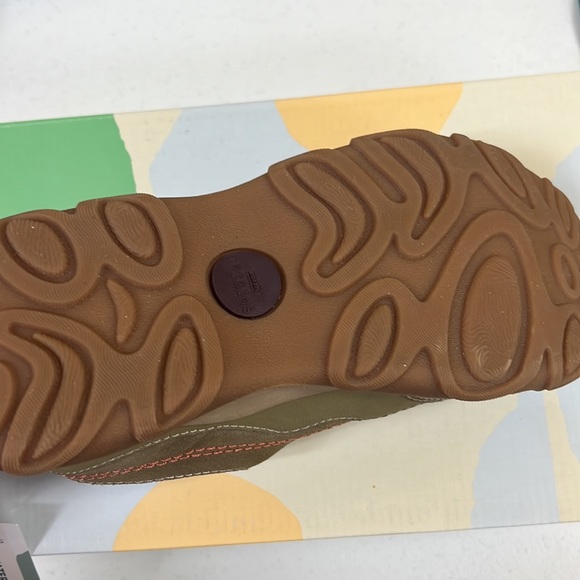 Earth Origins shoes. - Picture 3 of 3